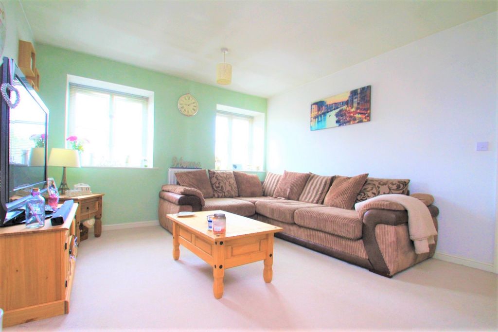Property photo 2 of 11