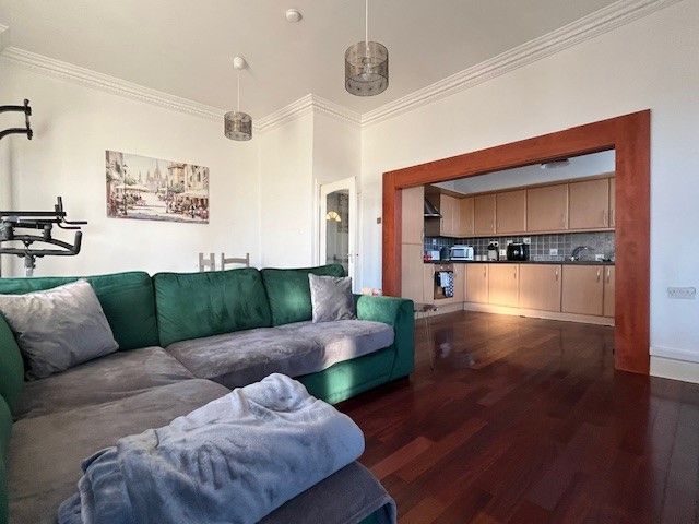 Property photo 1 of 7 Lounge/Kitchen