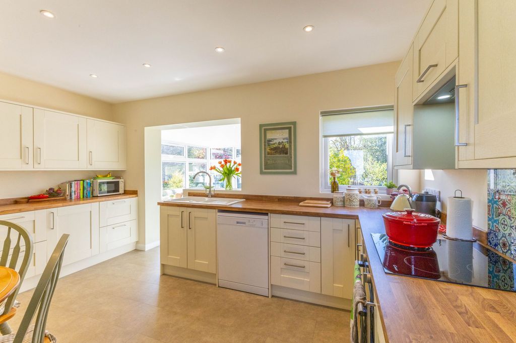 Property photo 3 of 22 Kitchen/Diner