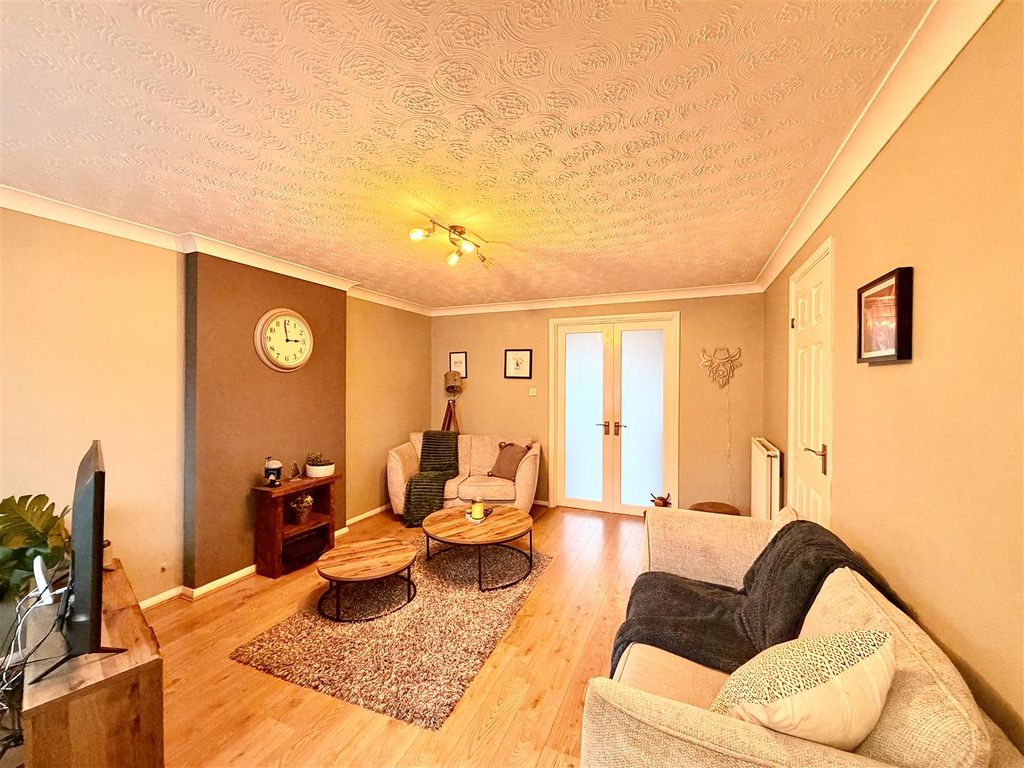 Property photo 2 of 20 2