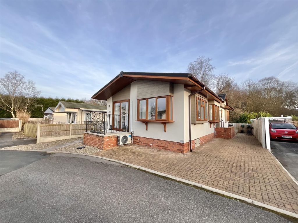 Property photo 1 of 25