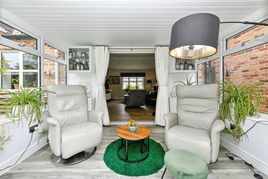 Property photo 3 of 35 Pbox-Img.Jpg