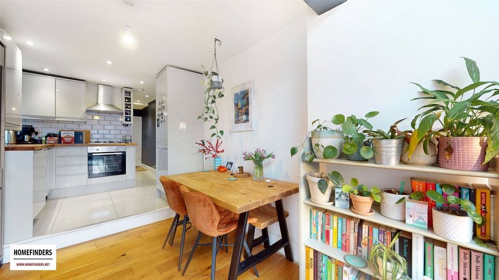 Property photo 2 of 14 Kitchen