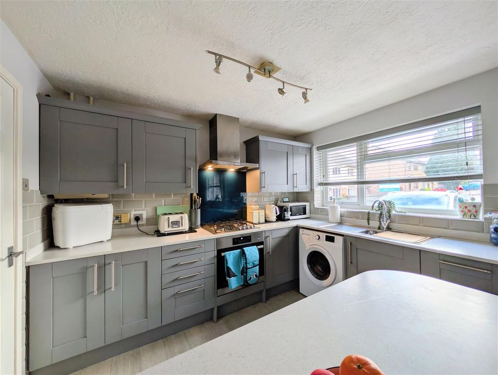 Property photo 3 of 15