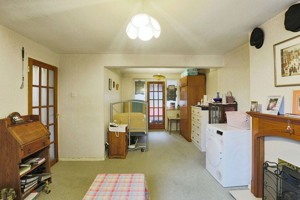 Property photo 3 of 19