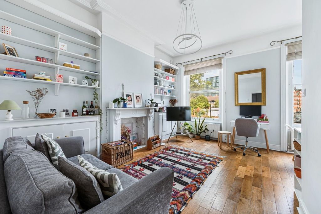 Property photo 3 of 8 Flat 2 - 15 Avonmore Road-3.Jpg