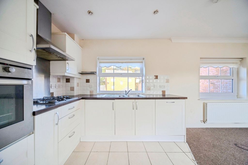 Property photo 3 of 12 Pbox-Img.Jpg