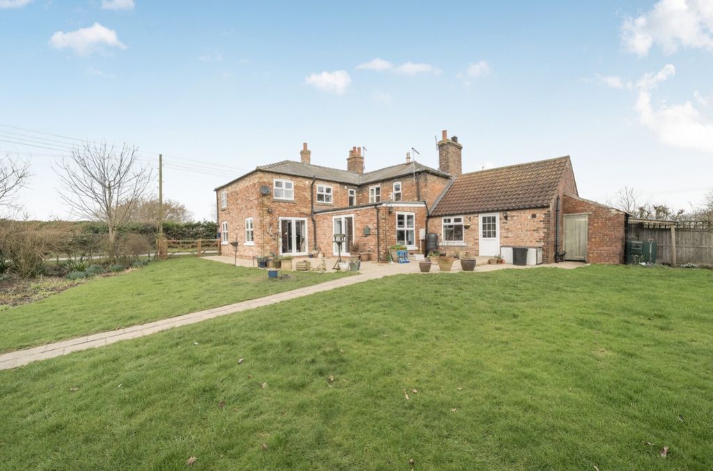 Property photo 1 of 40 1417392-5-6995B6563049A