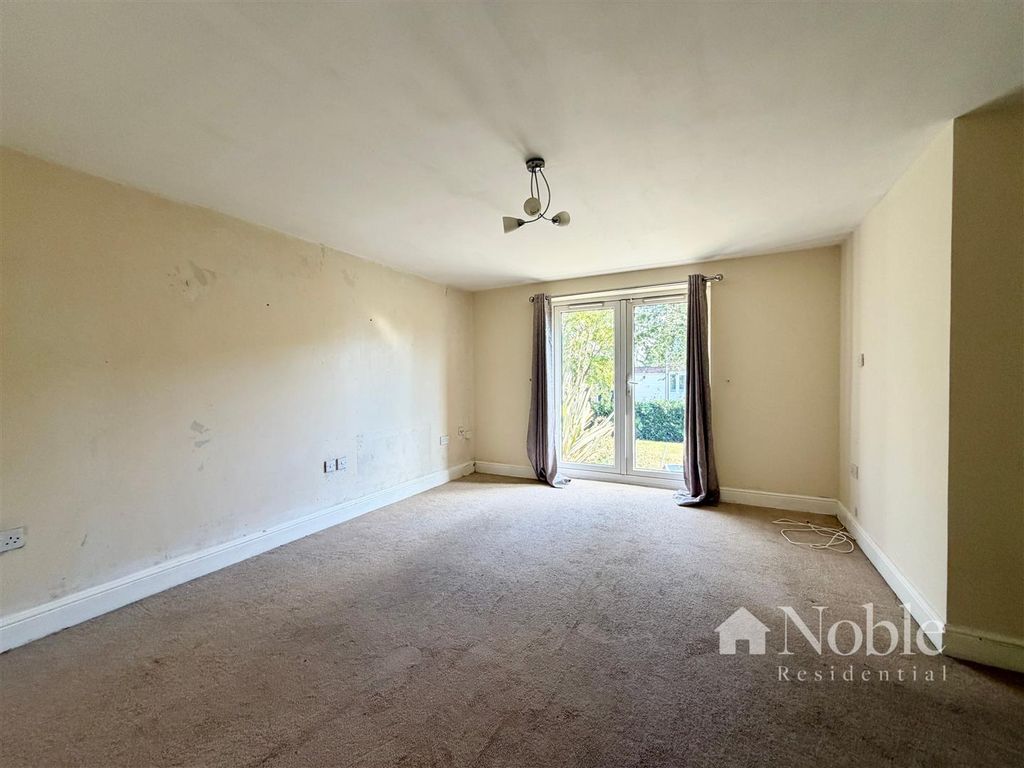 Property photo 3 of 8 Reception Room