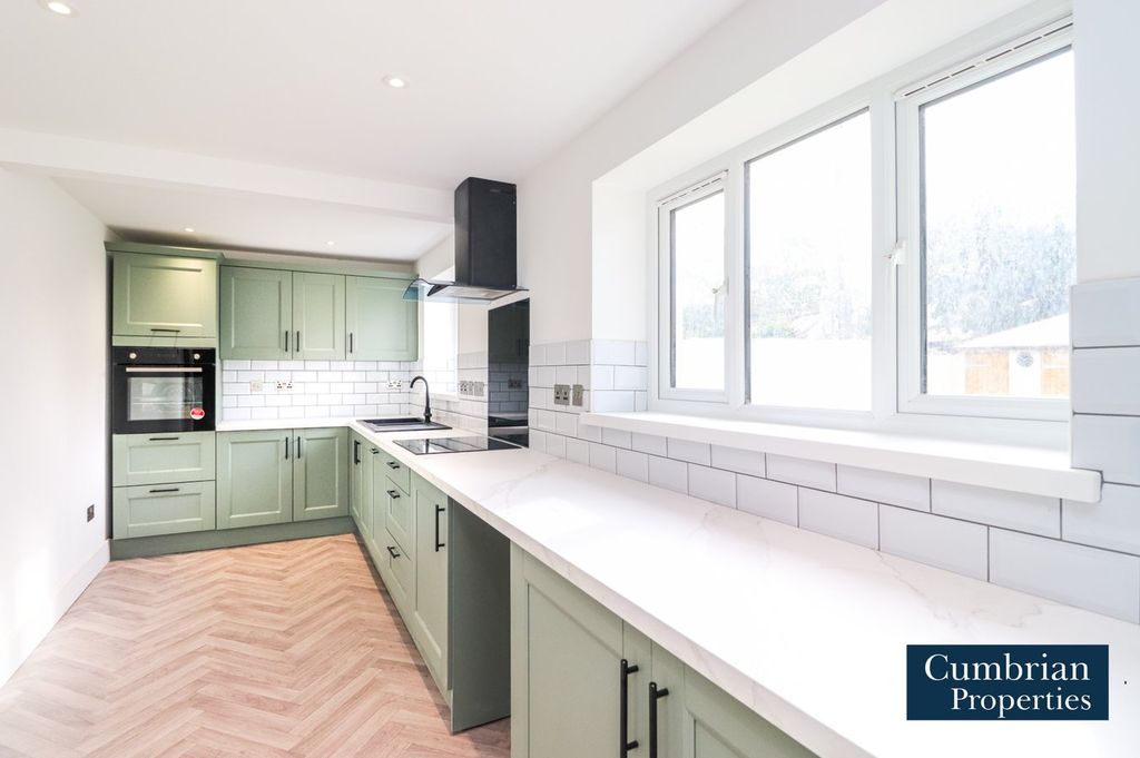 Property photo 2 of 22 Kitchen