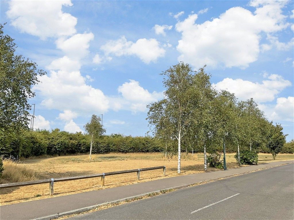 Property photo 2 of 11 Surrounding Area