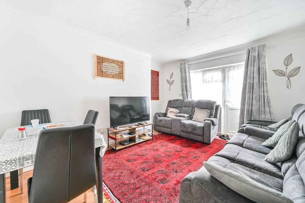 Property photo 2 of 16