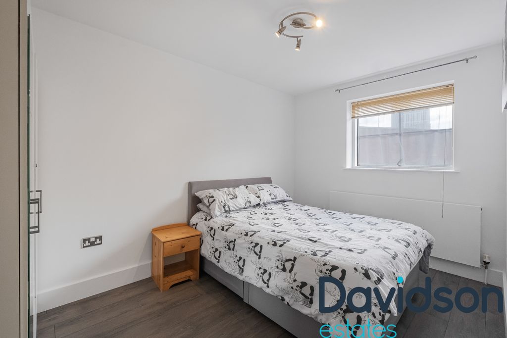 Property photo 3 of 24