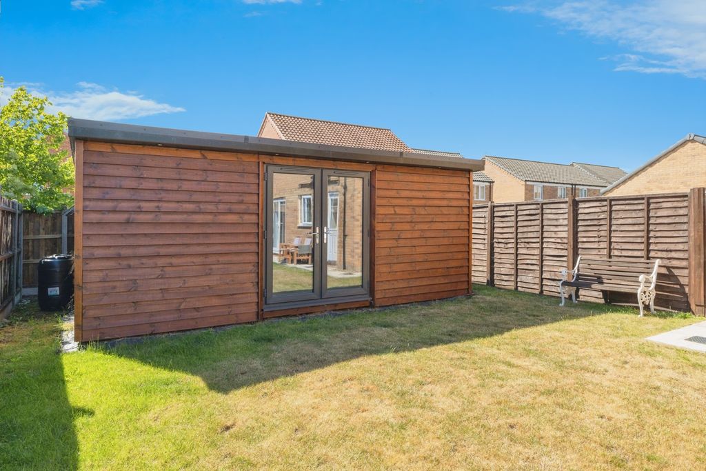 Property photo 2 of 17 Photo