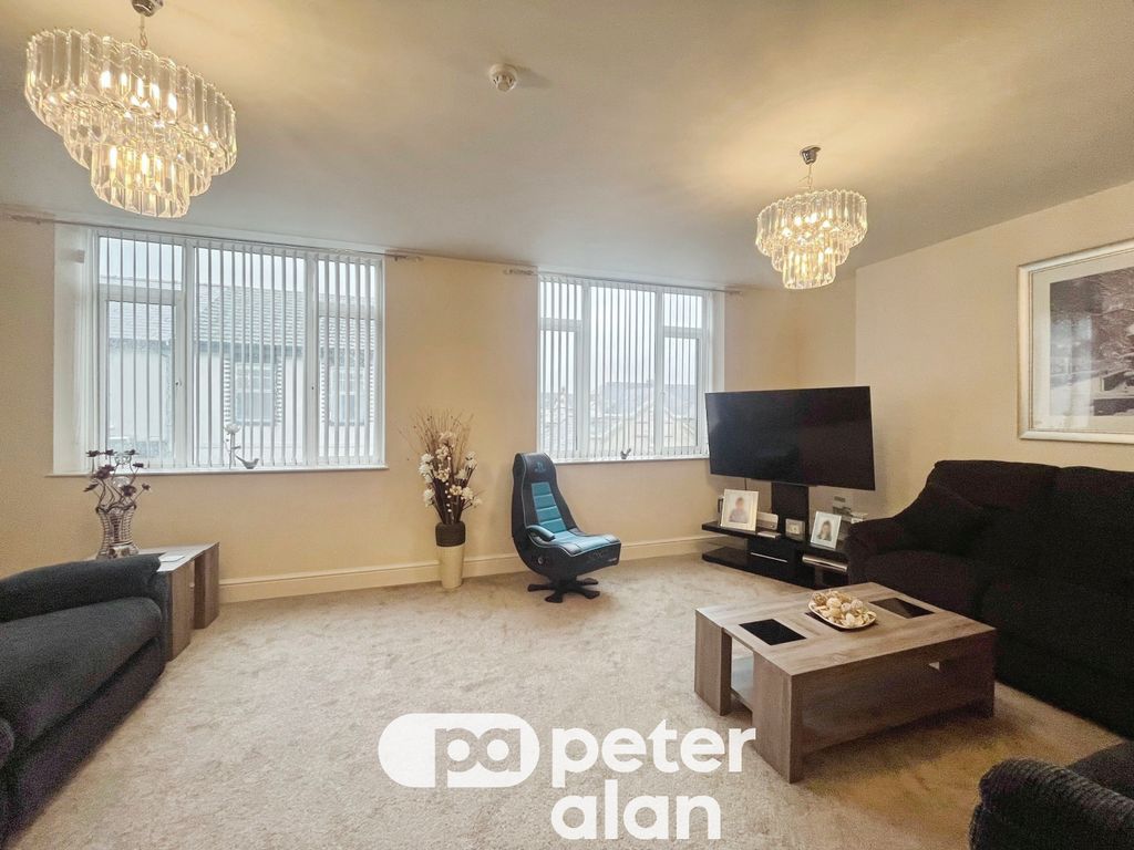 Property photo 3 of 9 Front