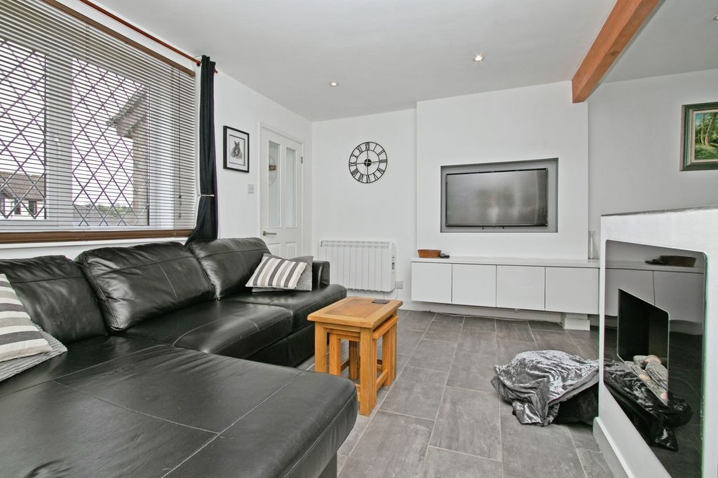 Property photo 2 of 14 Photo