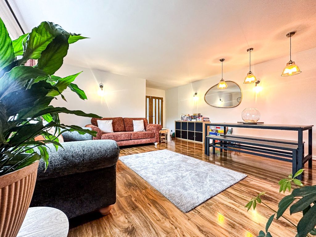 Property photo 3 of 17 5021786