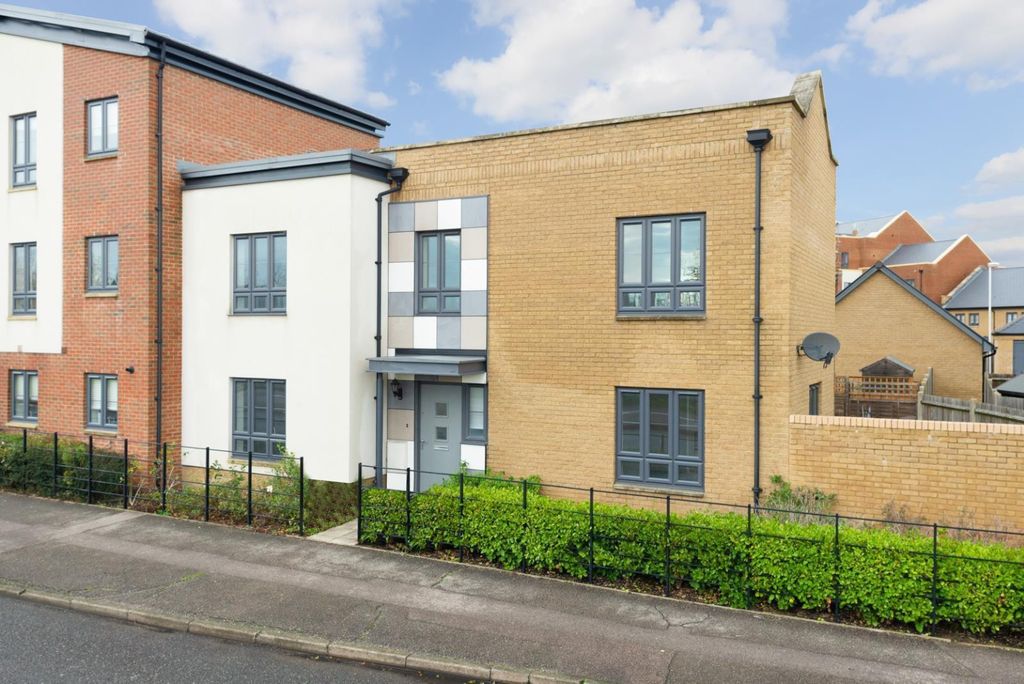 Property photo 1 of 12 4691900