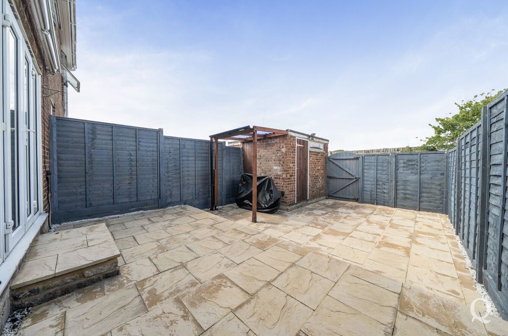 Property photo 3 of 27 4Aa7d714-3E32-4c5...