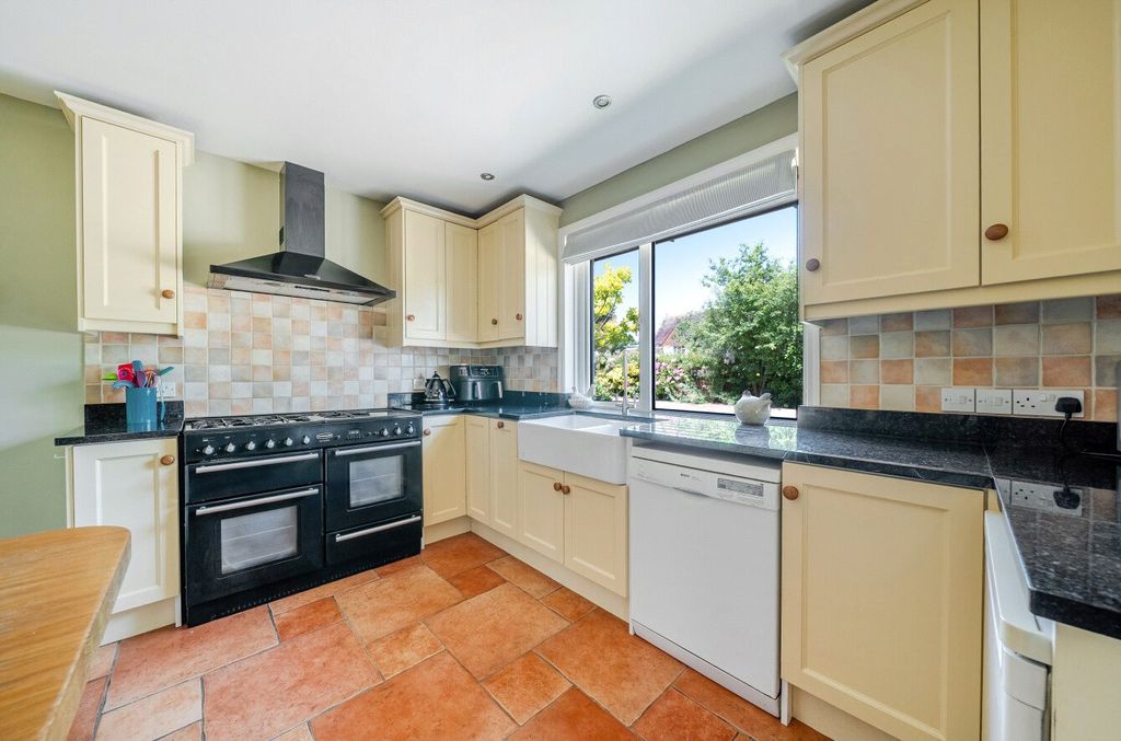 Property photo 3 of 16 Kitchen