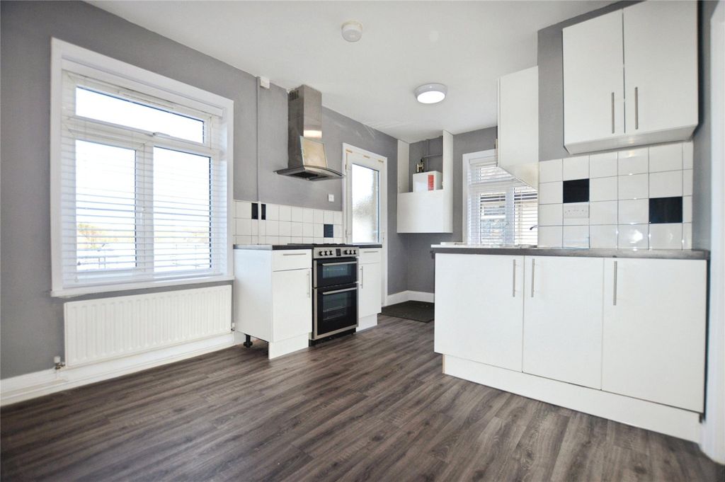 Property photo 1 of 5 Picture No. 05