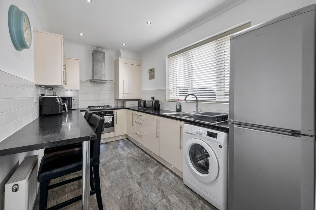 Property photo 3 of 30