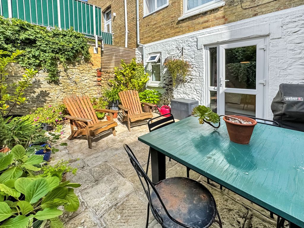 Property photo 3 of 17