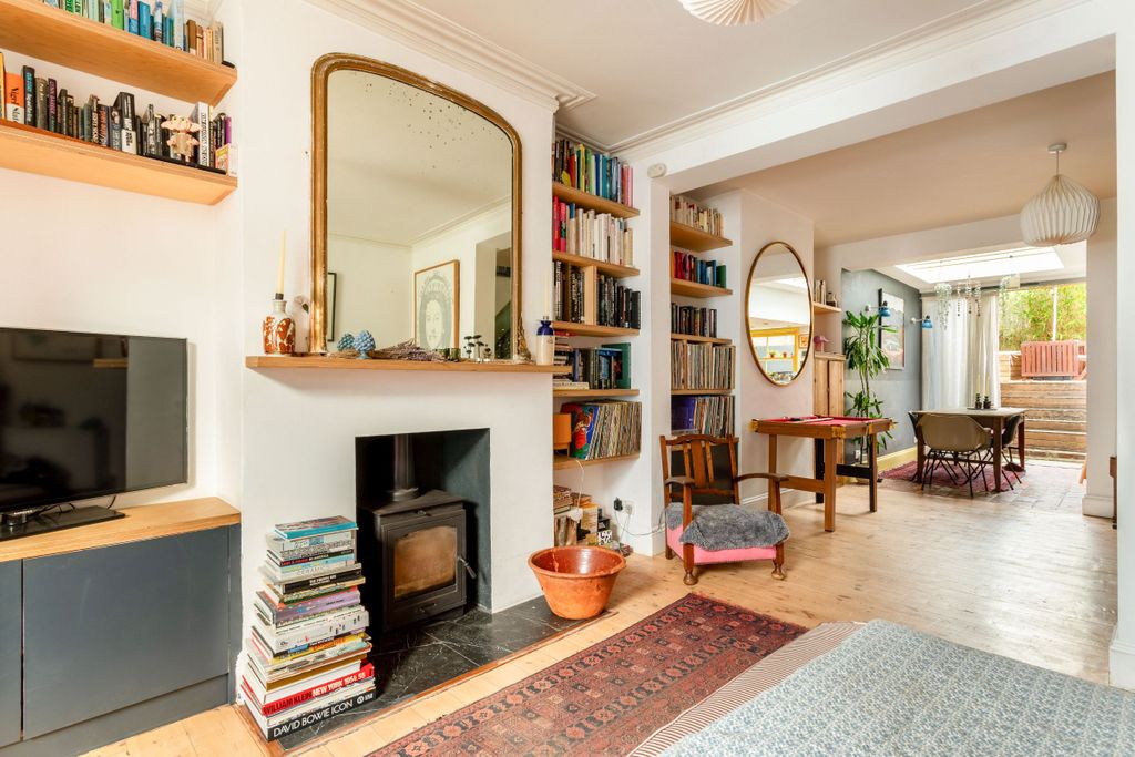 Property photo 2 of 21