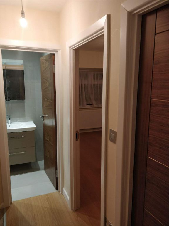 Property photo 3 of 7 Gallery