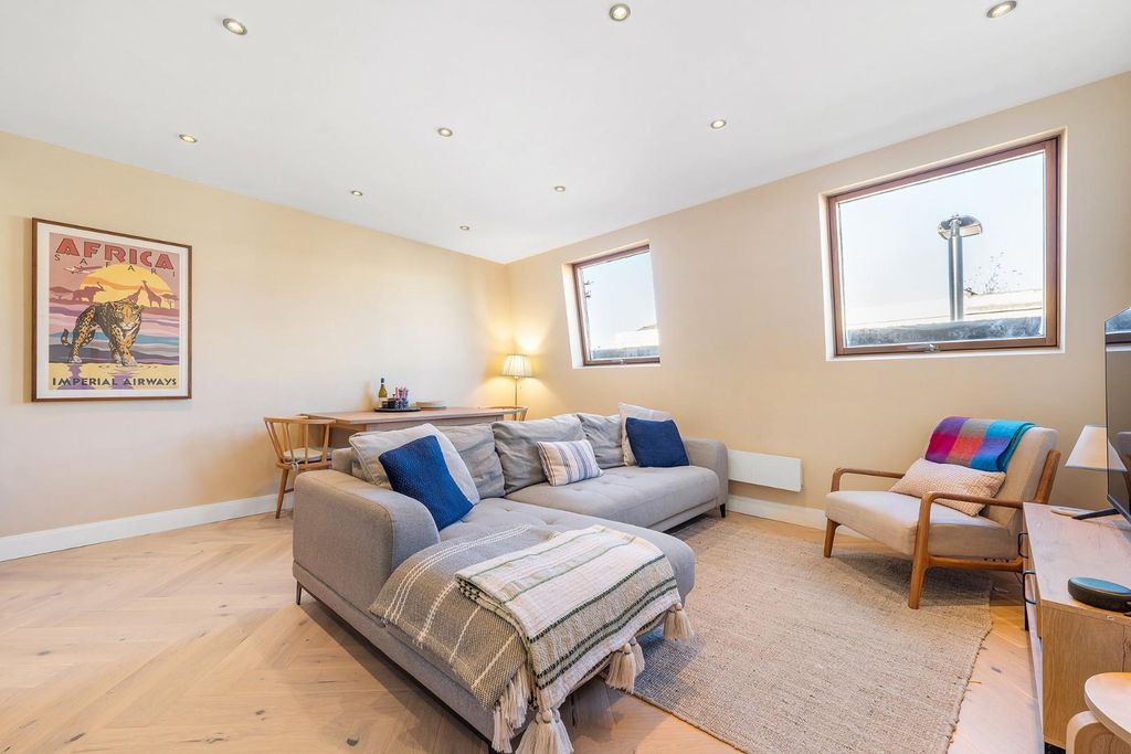 Property photo 1 of 14 Reception (2).Jpg