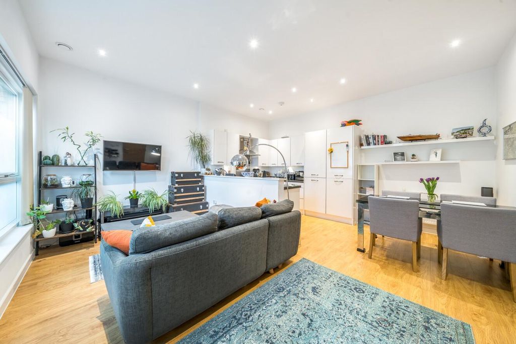 Property photo 2 of 16 Picture 2