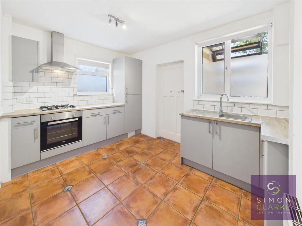 Property photo 2 of 8 Cam05425G0-Pr0148-Still008.Jpg