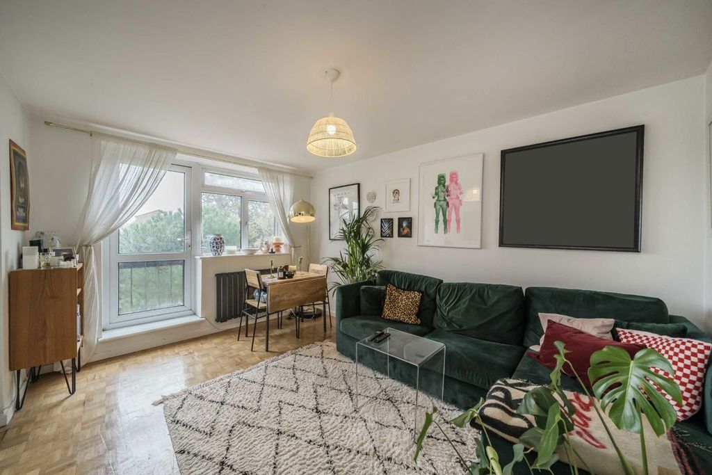 Property photo 2 of 5