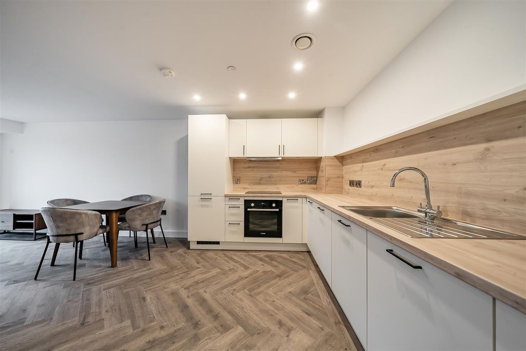 Property photo 1 of 11 1424430-1-69Aae6Aa7Eee7.Jpg