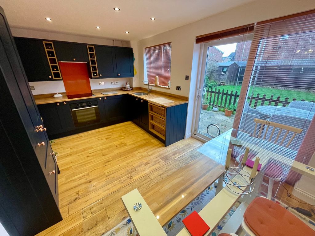 Property photo 3 of 12 4852522