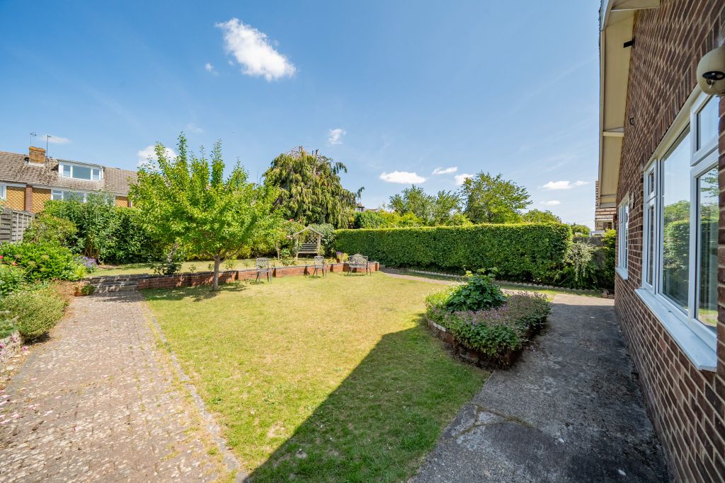 Property photo 2 of 21