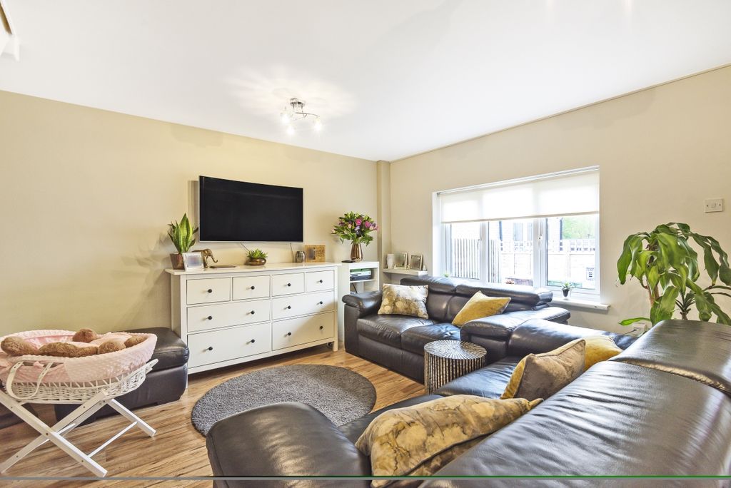 Property photo 1 of 7 548380 (1)