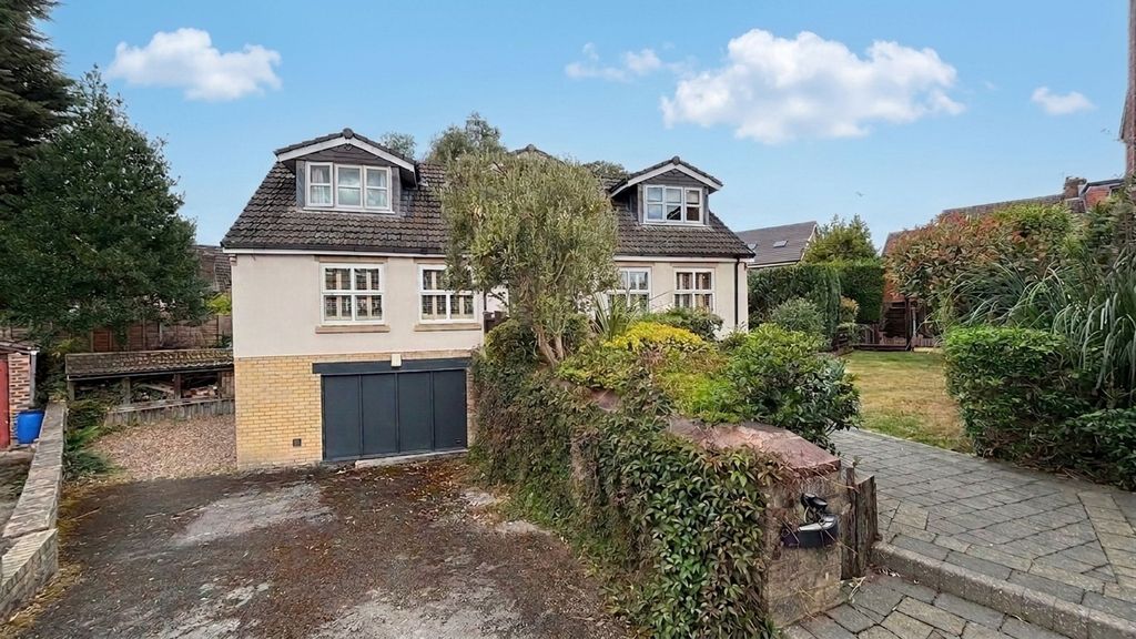 Property photo 2 of 42
