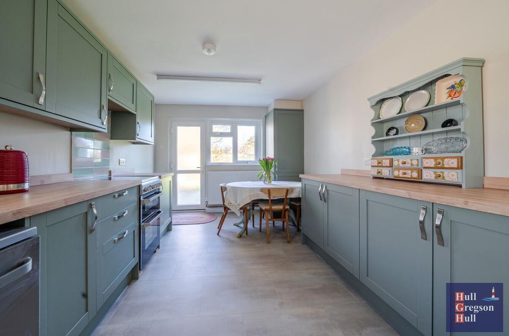 Property photo 3 of 28 F5d08262-F787-4900-B950-1Babd66d4Bab.Jpg