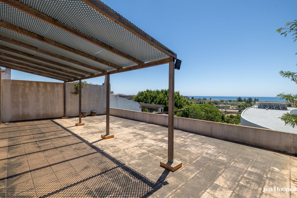 Property photo 3 of 25