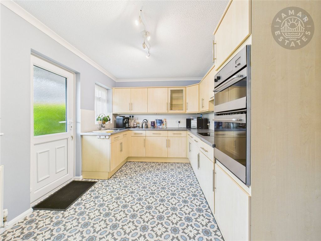 Property photo 2 of 18 Kitchen/Dining Room