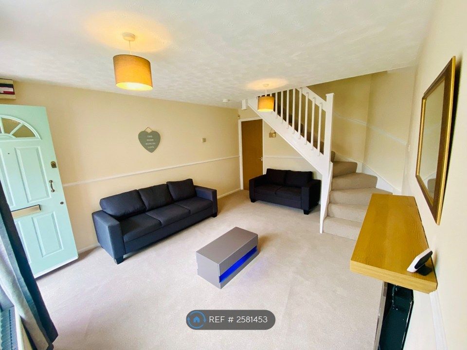 Property photo 3 of 10 Living Room