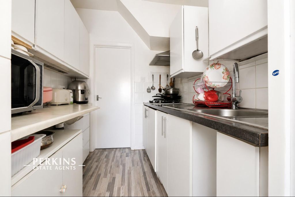 Property photo 1 of 7 Kitchen 2.Png