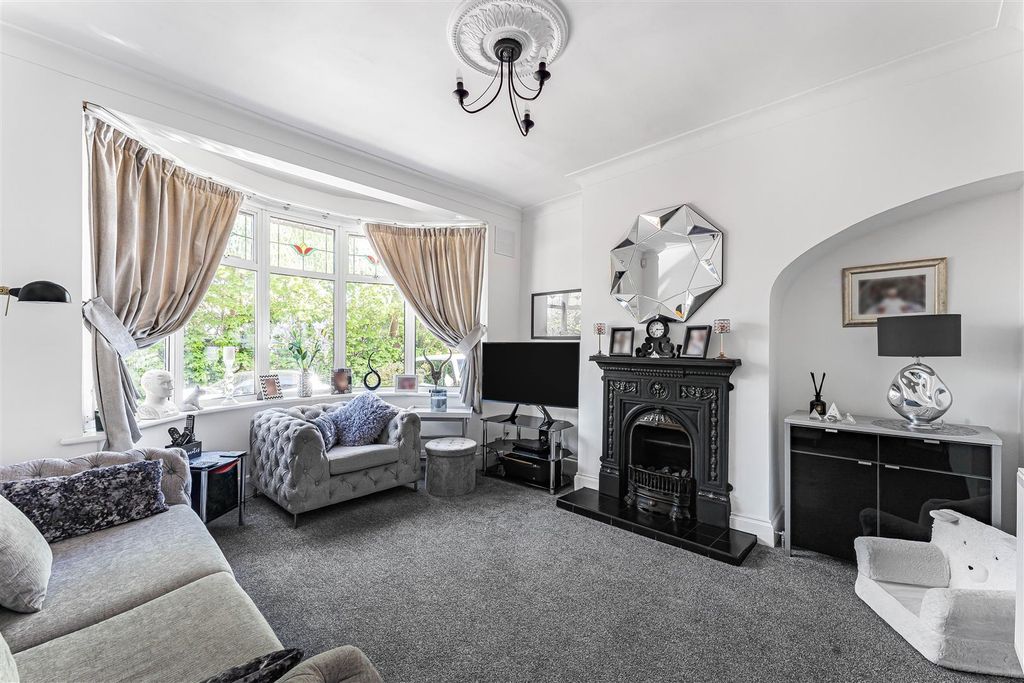 Property photo 2 of 30