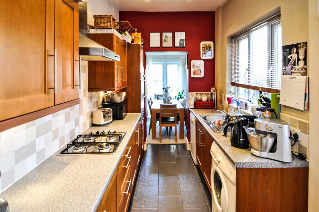 Property photo 2 of 5 Kitchen.Jpg