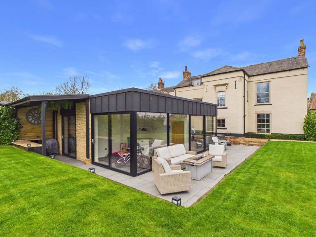 Property photo 1 of 23 4614984