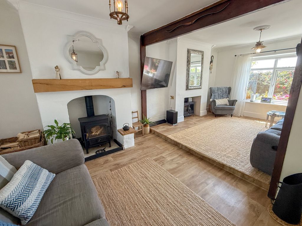 Property photo 2 of 36