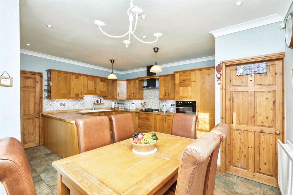 Property photo 2 of 19 Kitchen/Diner