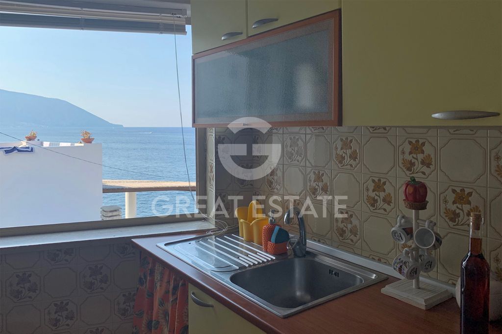 Property photo 2 of 20 Interiors