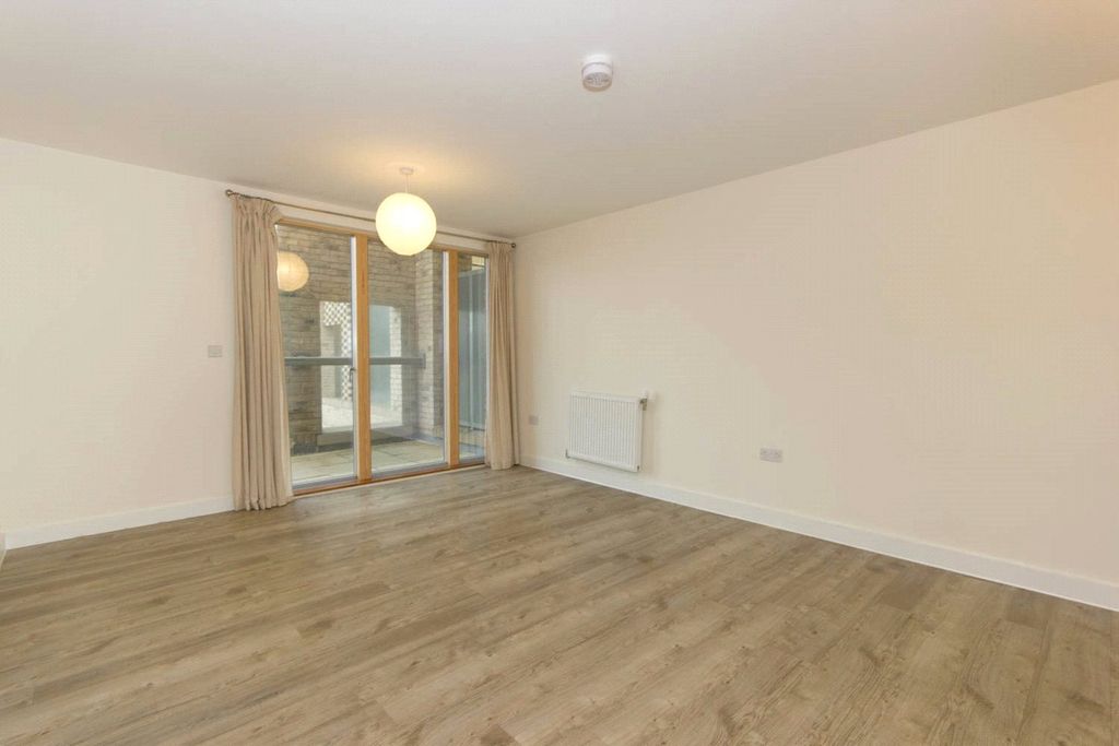 Property photo 3 of 8 Picture No. 09